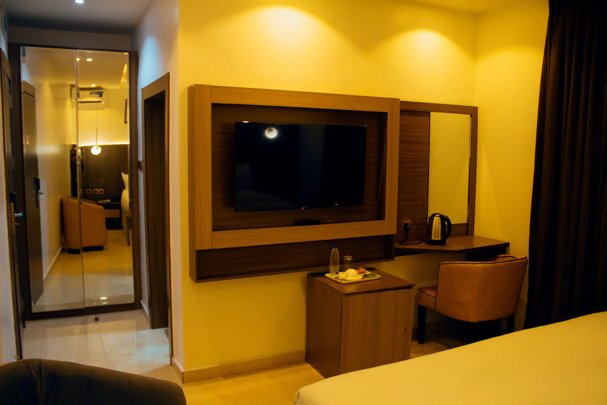 /web/uploads/116/Perch Hotel And Suites/room-photos/Diplomatic Suite/moratel.jpg10.jpg